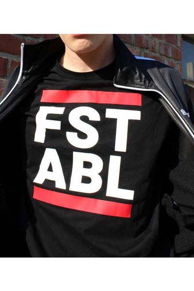 Sk8erboy fist beschikbaar t-shirt